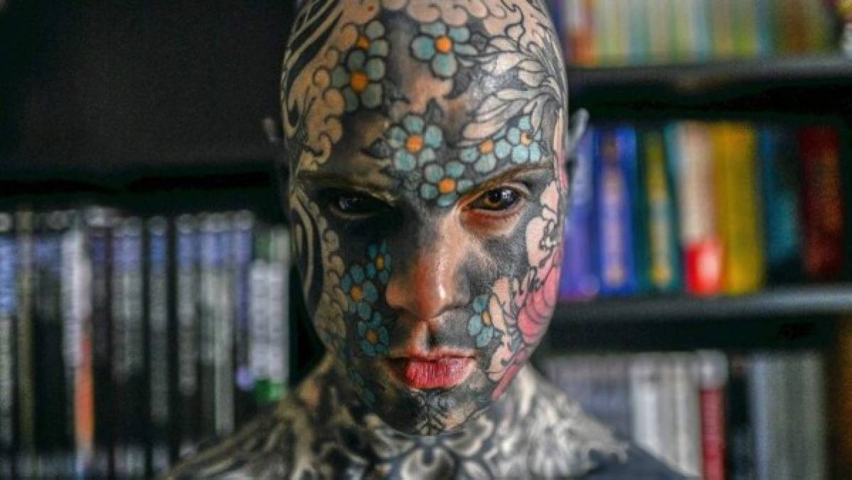 Sylvain Hélaine, el hombre tatuado de pies a cabeza en Francia