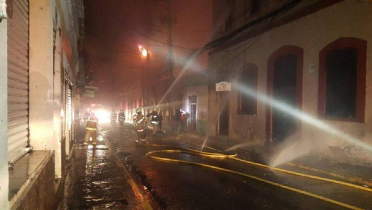 Las imágenes más impactantes del voraz incendio en el Museo del Hombre Hondureño