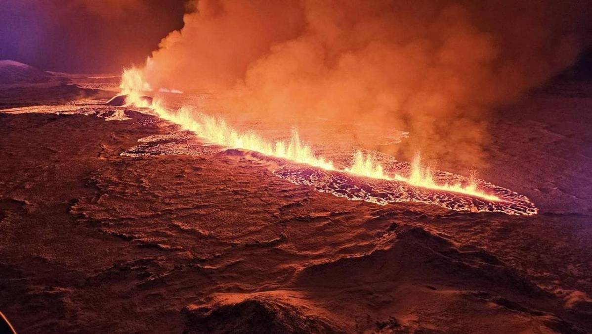 Las impactantes imágenes de la erupción del volcán en Islandia