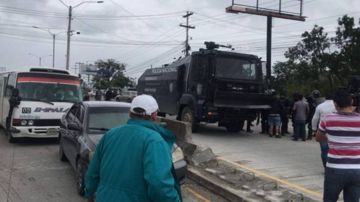 FOTOS: Lo que no se vio del violento desalojo en bordos de río Blanco, San Pedro Sula