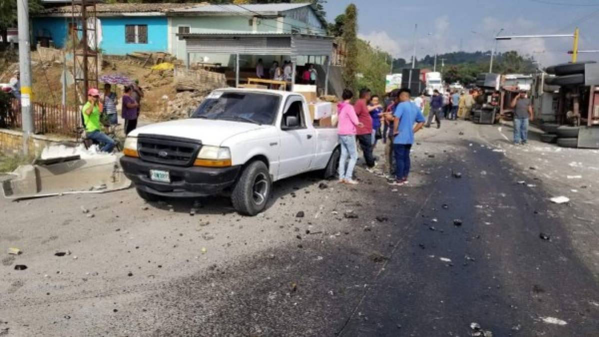 Impactantes fotos del aparatoso accidente de rastra en Siguatepeque