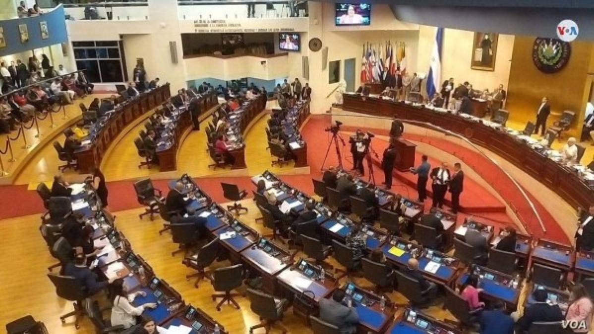 ¿Qué va a pasar ahora que Bukele tiene el control de la Asamblea Legislativa de El Salvador?  