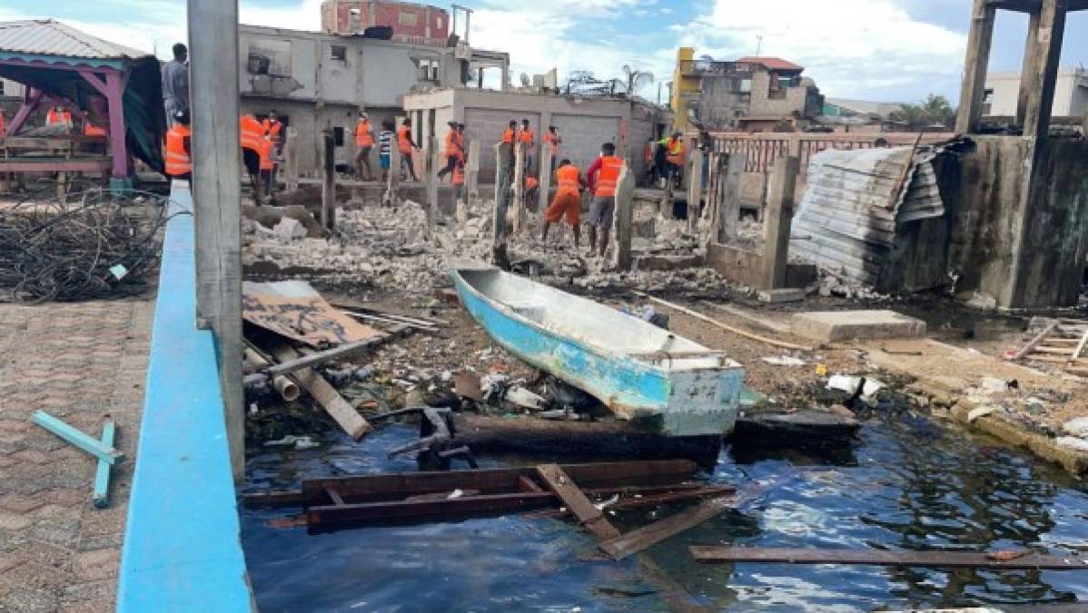 A cinco días de la tragedia en Guanaja: ¿Cómo avanzan los trabajos de limpieza?