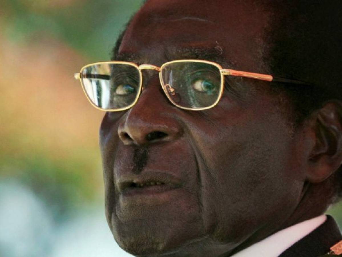 Renuncia el presidente de Zimbabue, Robert Mugabe