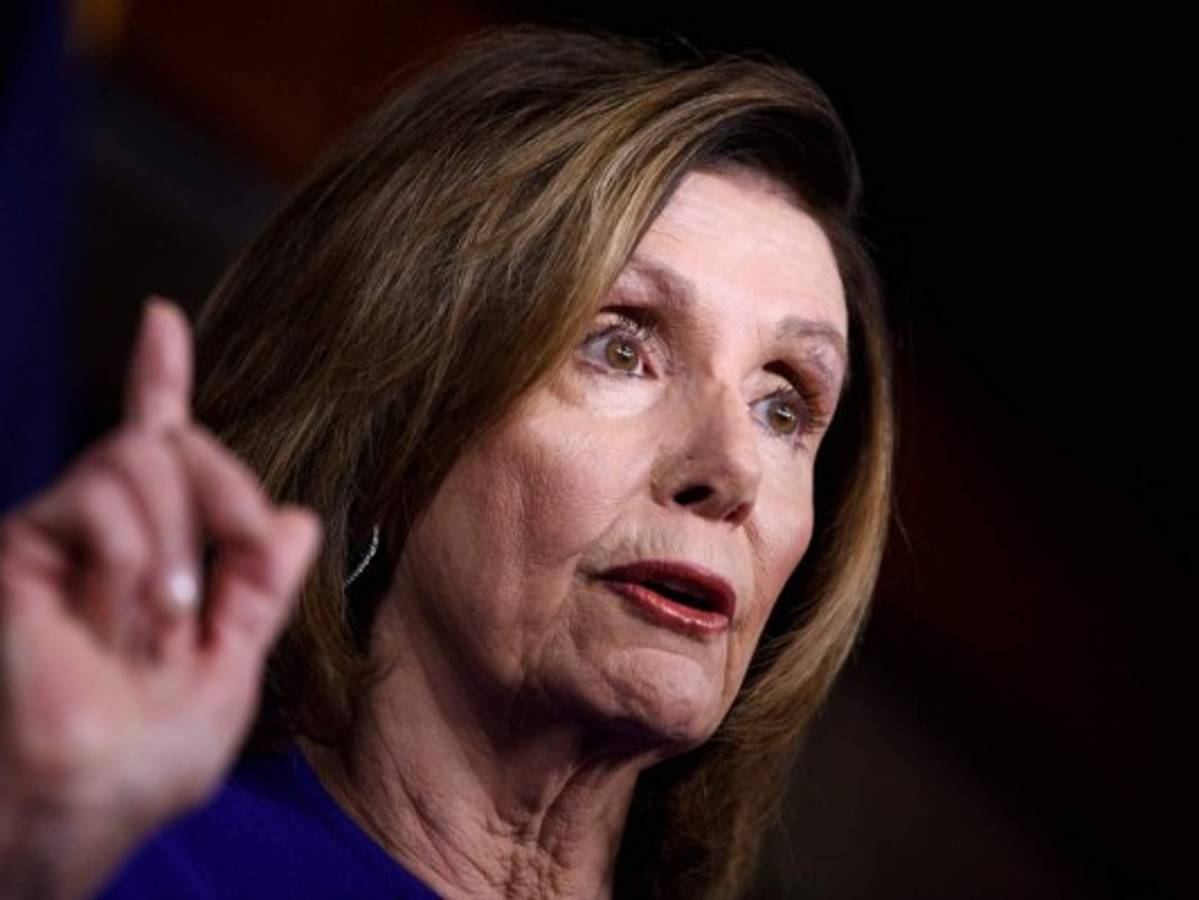 Pelosi cree tener 'testimonios suficientes' para la destitución de Trump