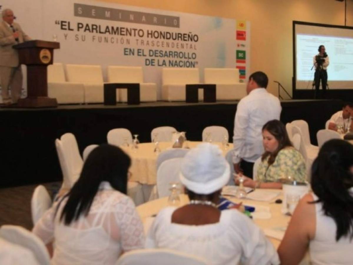 Honduras: Diputados de Libre ausentes en capacitación del Congreso Nacional   