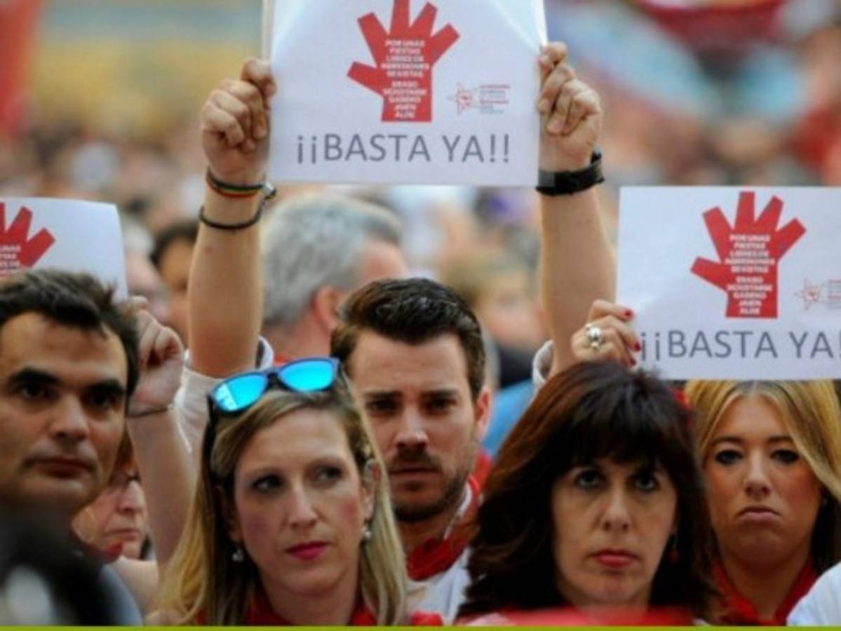 Los miembros de 'La Manada', condenados en España a 15 años de cárcel por violación