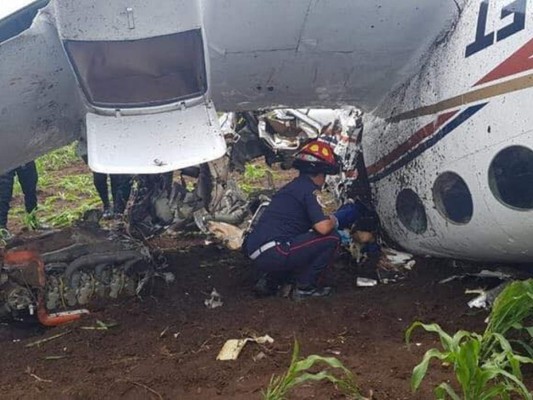Hallan avioneta con dos tripulantes muertos en el norte de Guatemala