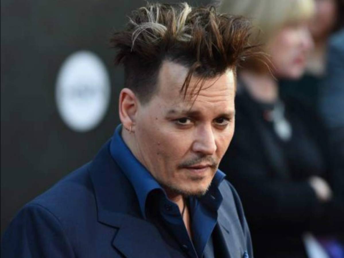 Orden de restricción a favor de esposa de Johnny Depp