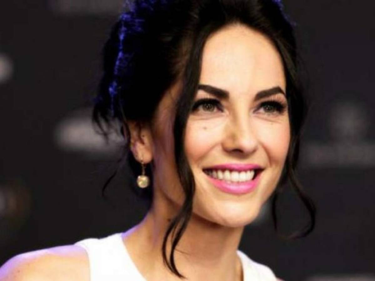 Bárbara Mori sostiene romance con un productor de cine