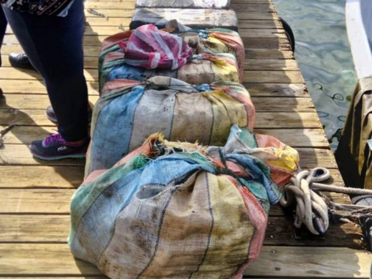 Más 532 kilos de droga fue lo decomisado en una lancha frente a costas de Colón