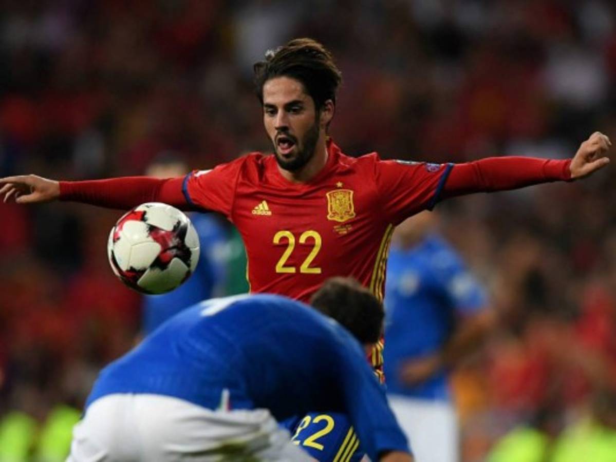 España derrota 3-0 a Italia y se acerca al Mundial de Rusia 2018