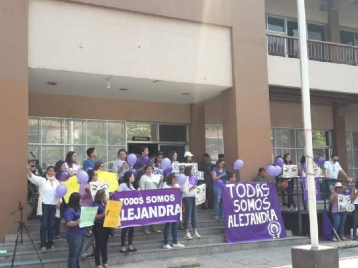 Exigen justicia para menor abusada en hotel de La Ceiba