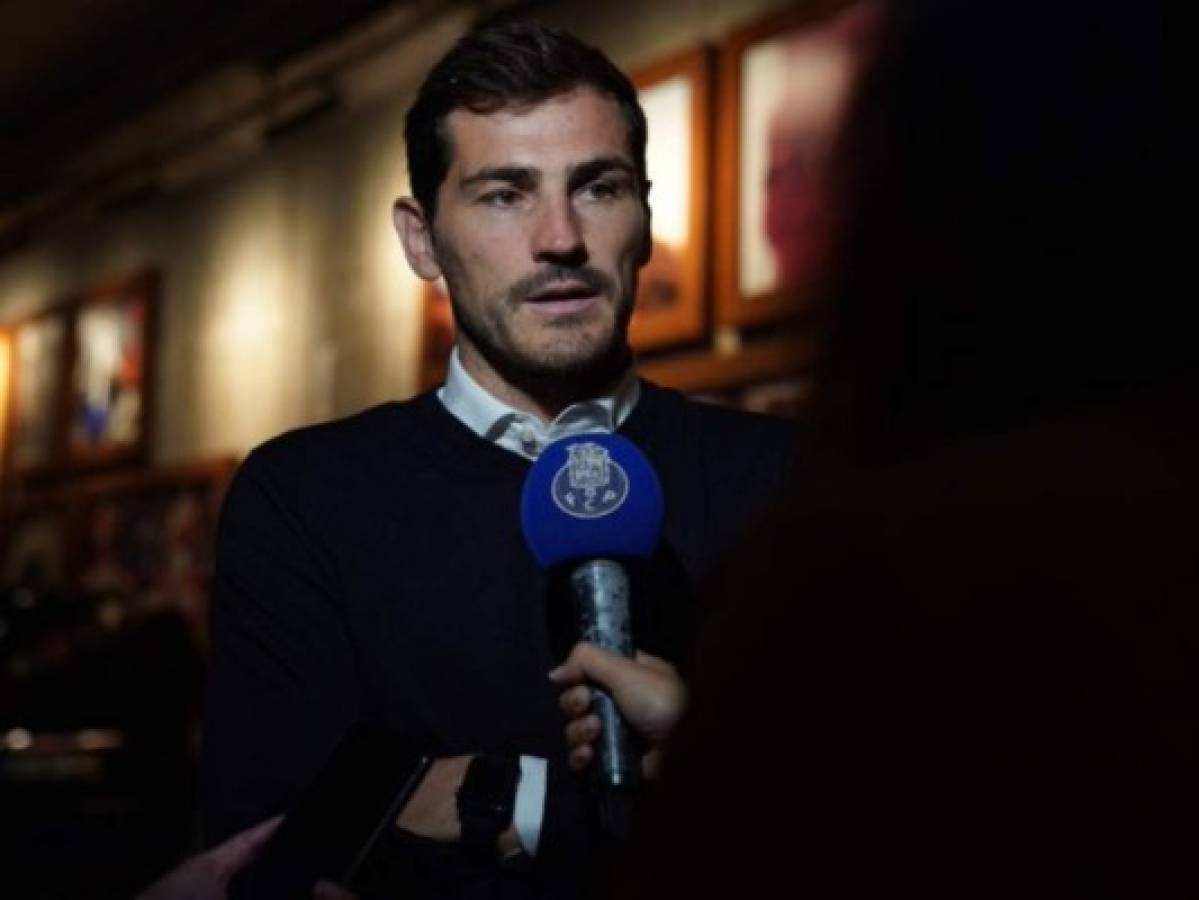 Iker Casillas deja de ser el portero del Oporto y pasa a formar parte del cuerpo técnico