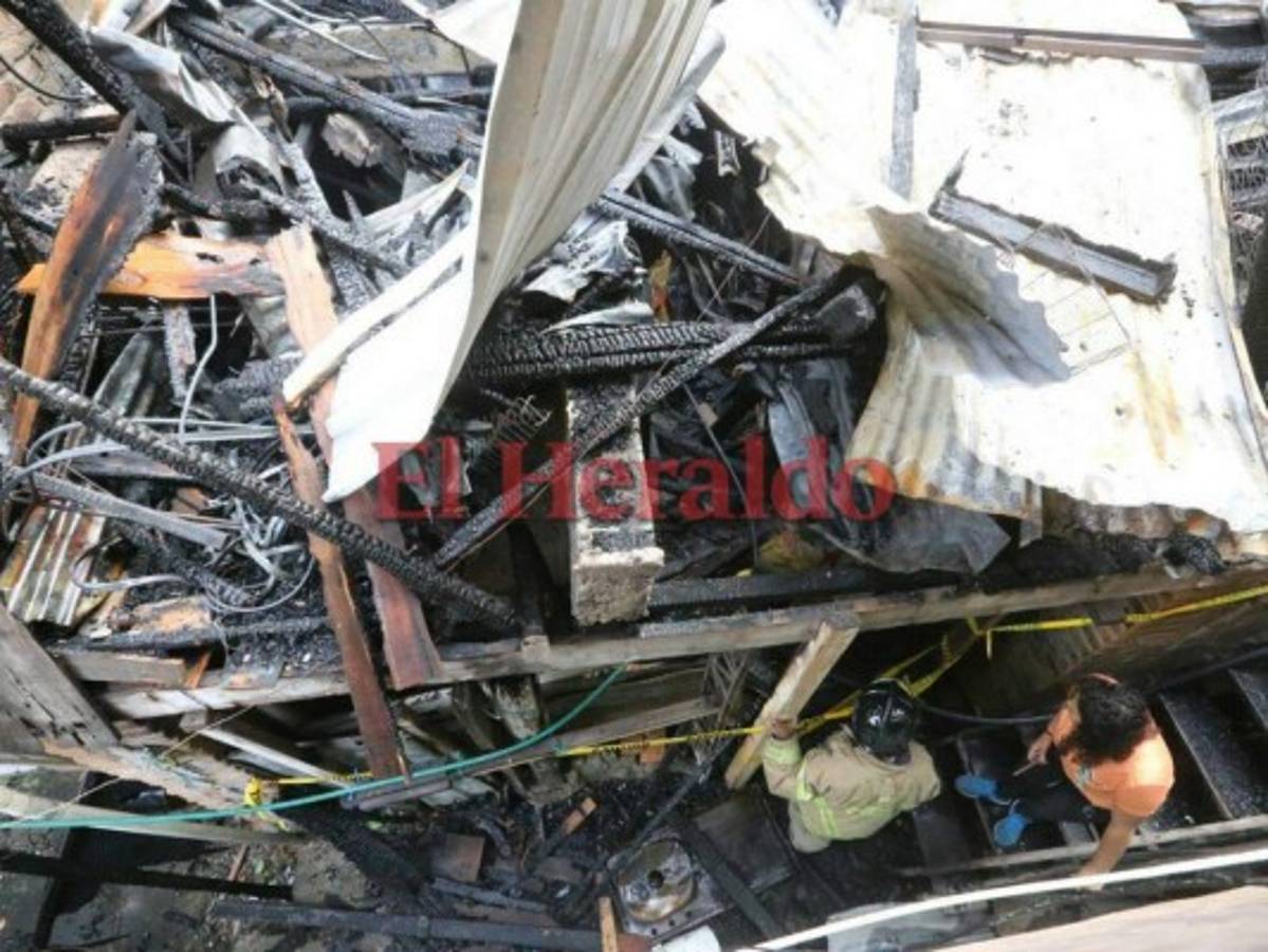 Cinco familias quedaron en la calle tras incendio en la capital y claman ayuda al gobierno