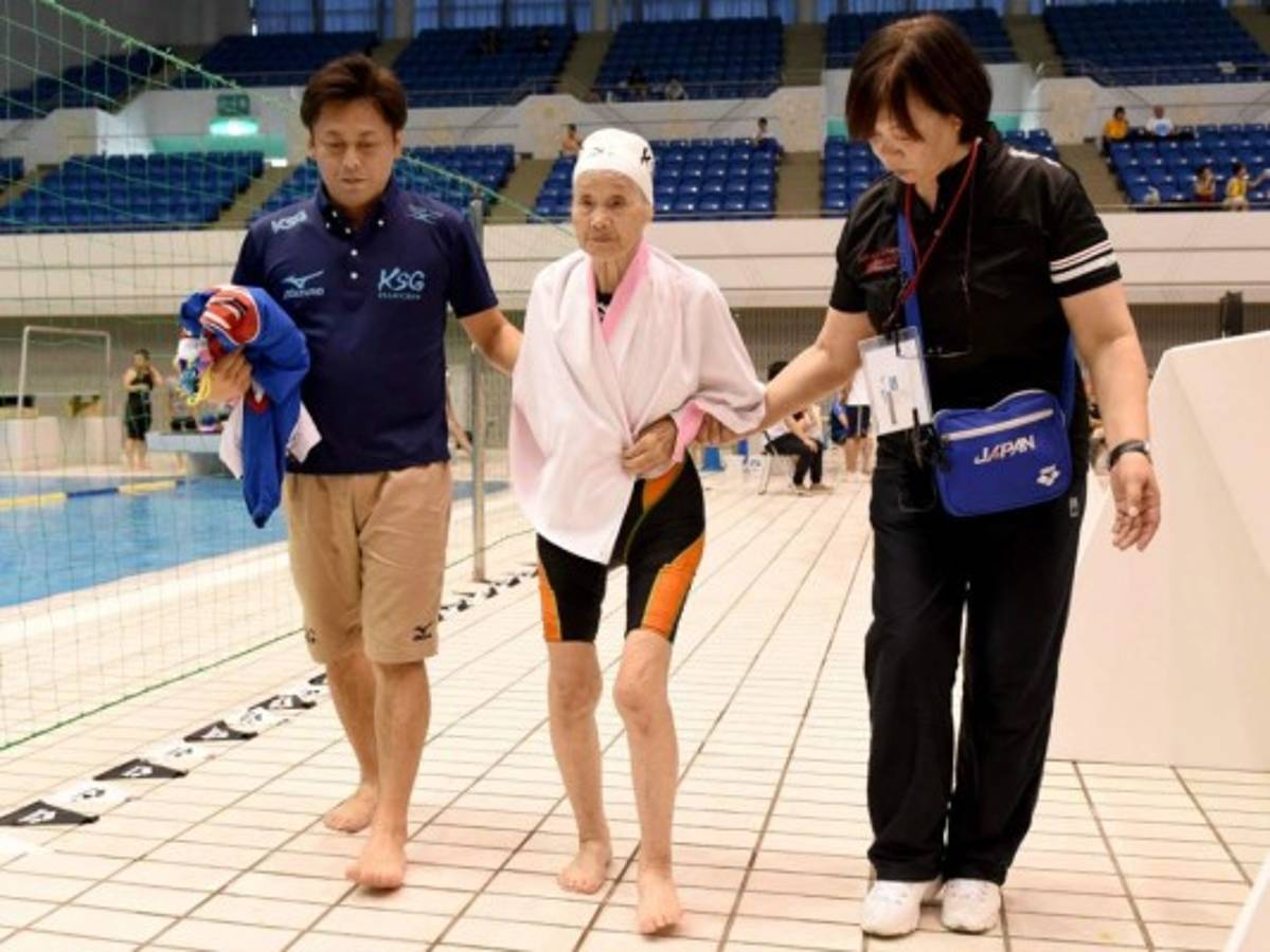 La nadadora japonesa de 101 años que quiere competir hasta Tokio-2020
