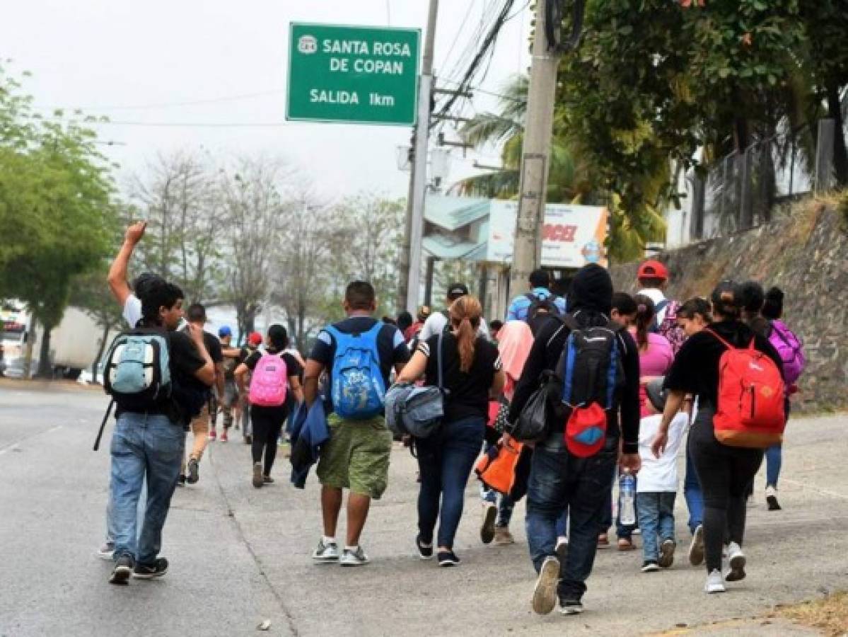 Unos mil hondureños salieron esta mañana en una nueva caravana migrante hacia EE UU.