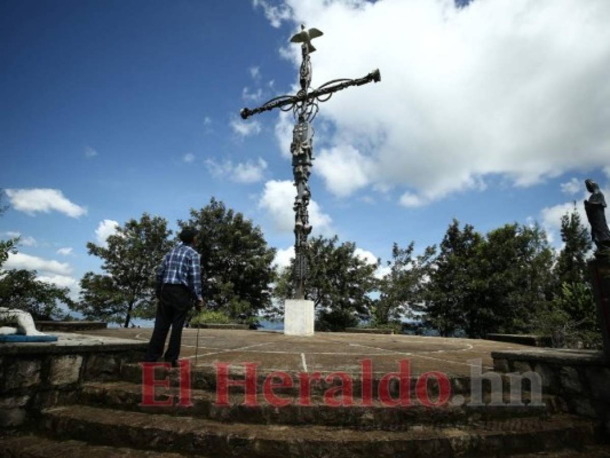 Un recinto espiritual es la Cruz de Chatarra de Santa Ana