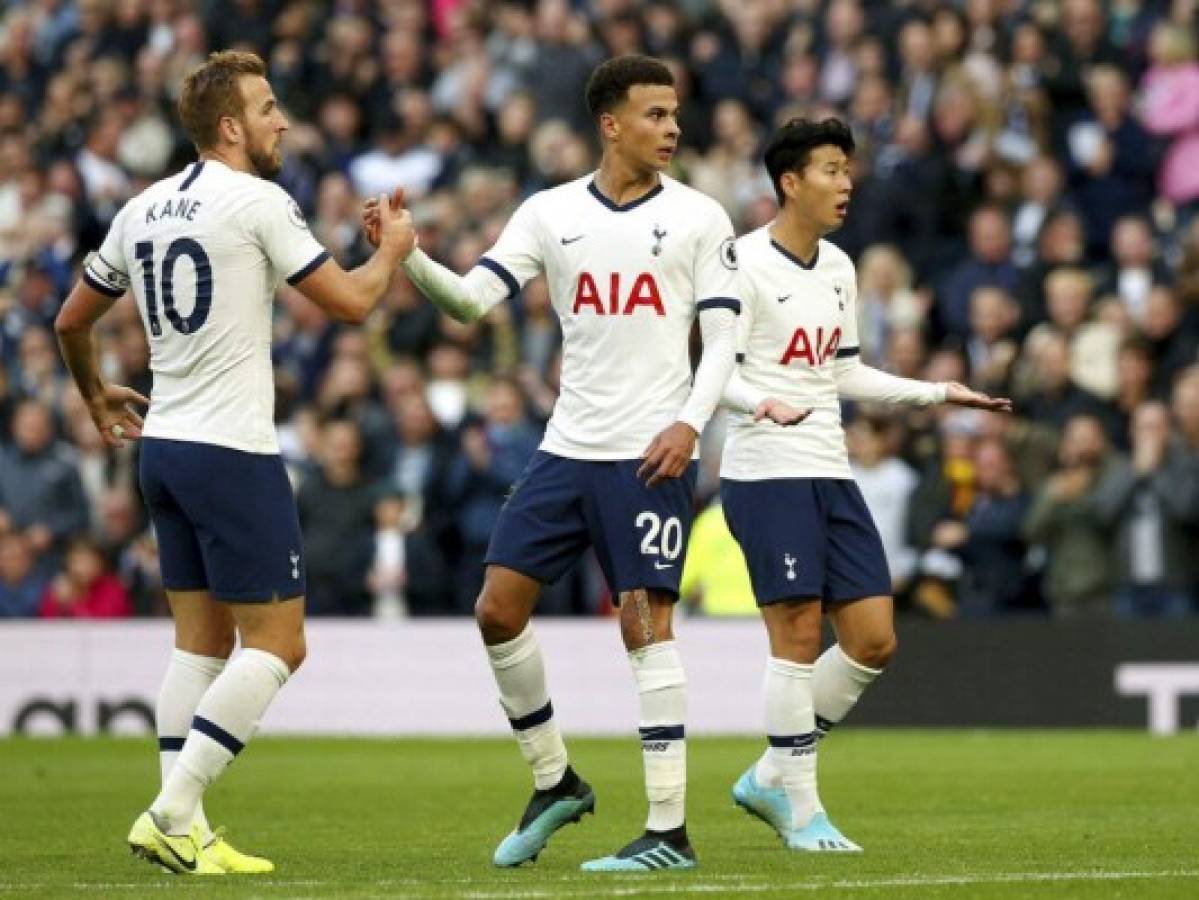 Tottenham vuelve a tropezar y el City vence al Palace 