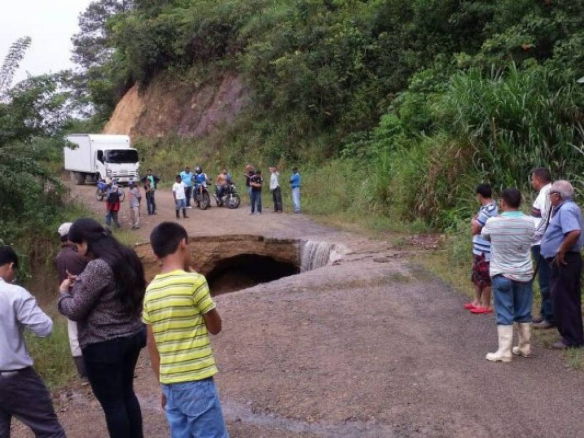 Intransitable paso vehicular en varios sectores del país