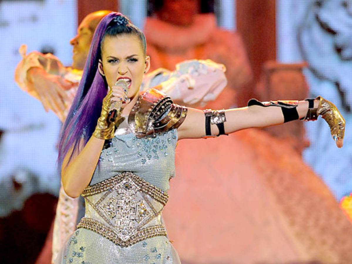 Lluvia verde cae sobre las estrellas en los Kids' Choice