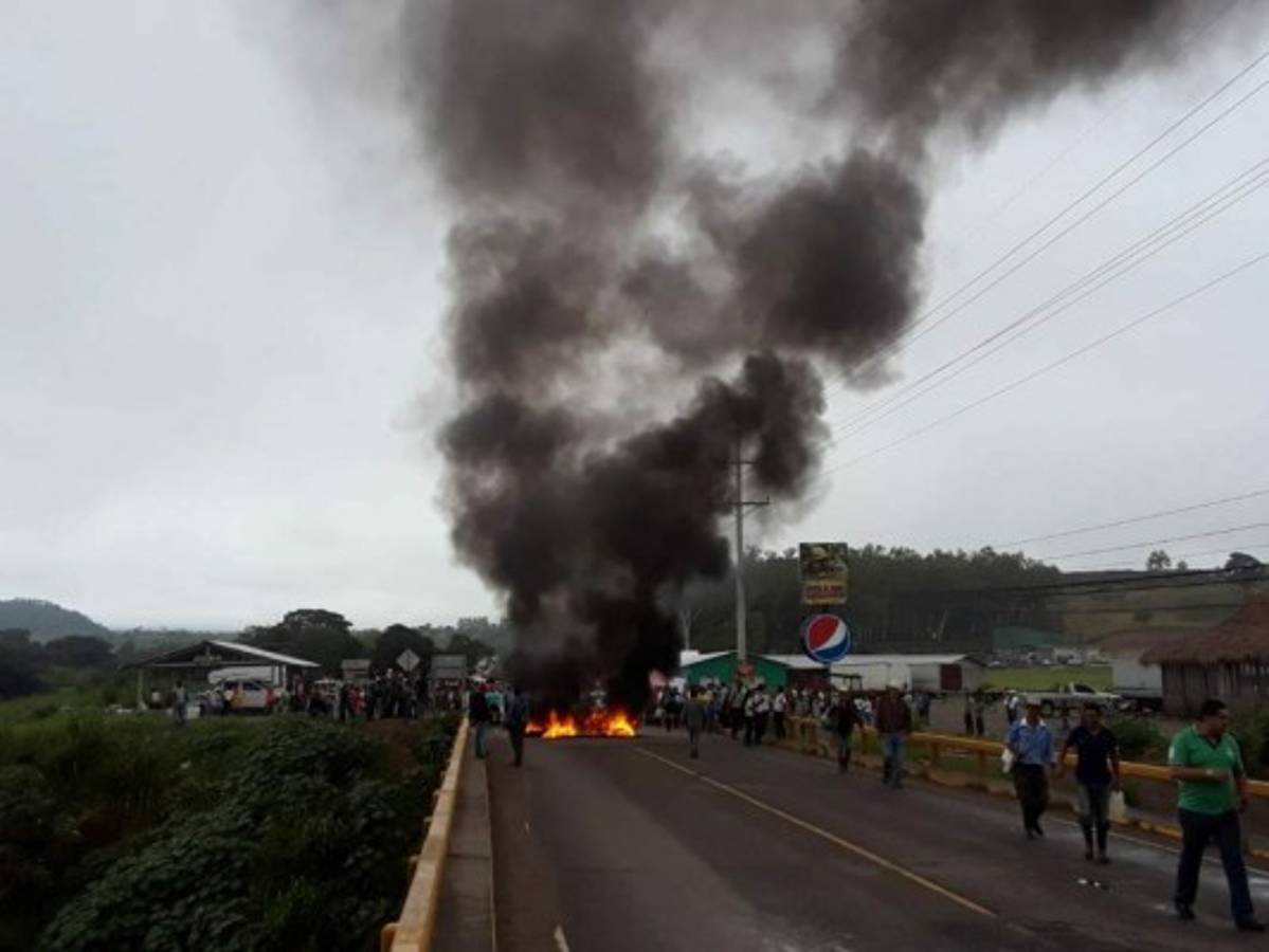 Con protestas pobladores piden exhumación en cementerio por actividad minera en Copán