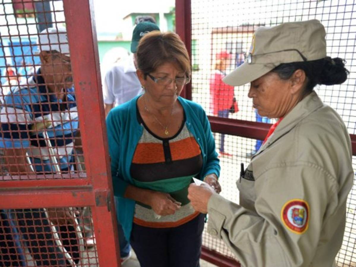 Estados Unidos denuncia elecciones ilegítimas en Venezuela