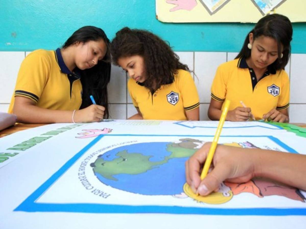 Más de 6,000 niños buscan alcanzar la medalla verde en la capital