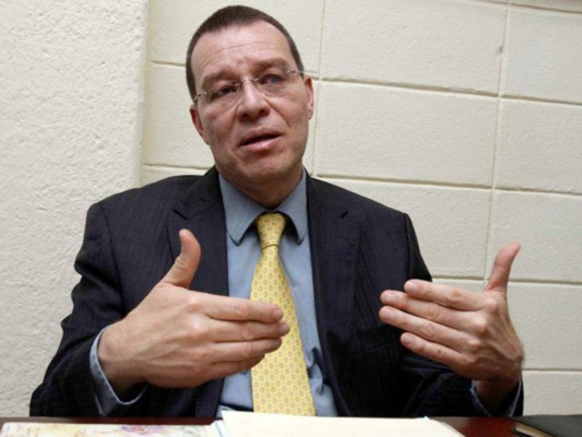 Honduras: Xiomara Castro no debe encabezar la alianza opositora