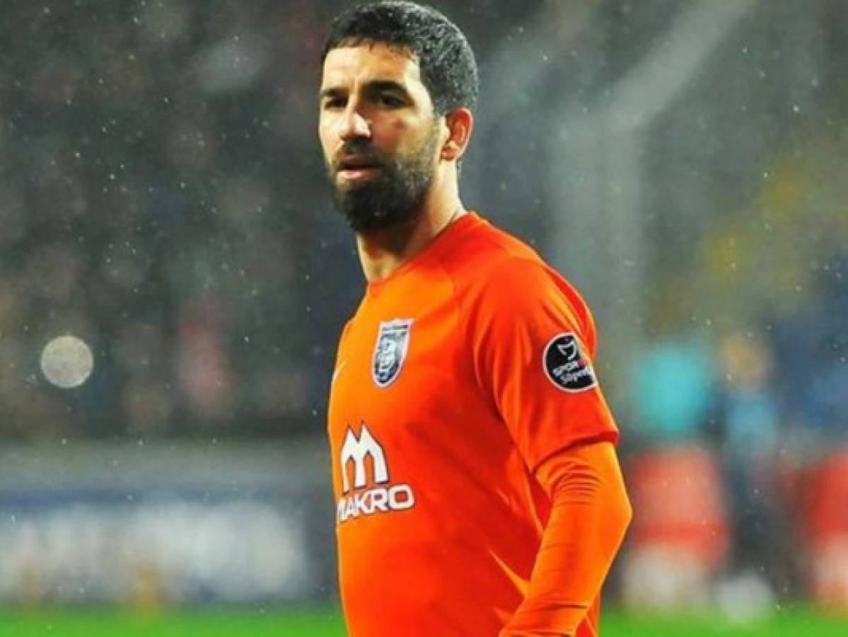 Arda Turan termina contrato con Basaksehir Istanbul, ¿volverá al Barcelona?