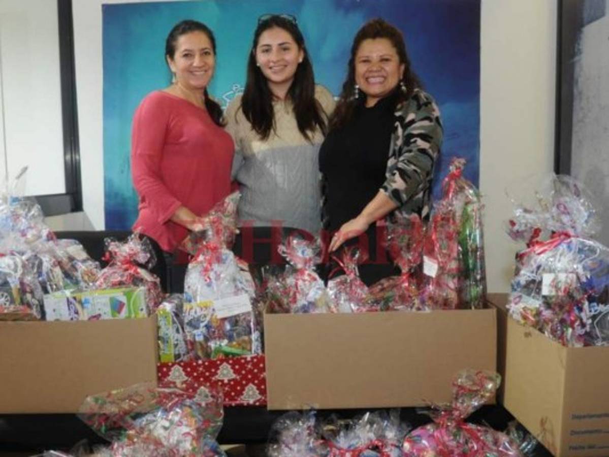Damas Peruanas y del Mundo, aliadas de Santa en Navidad