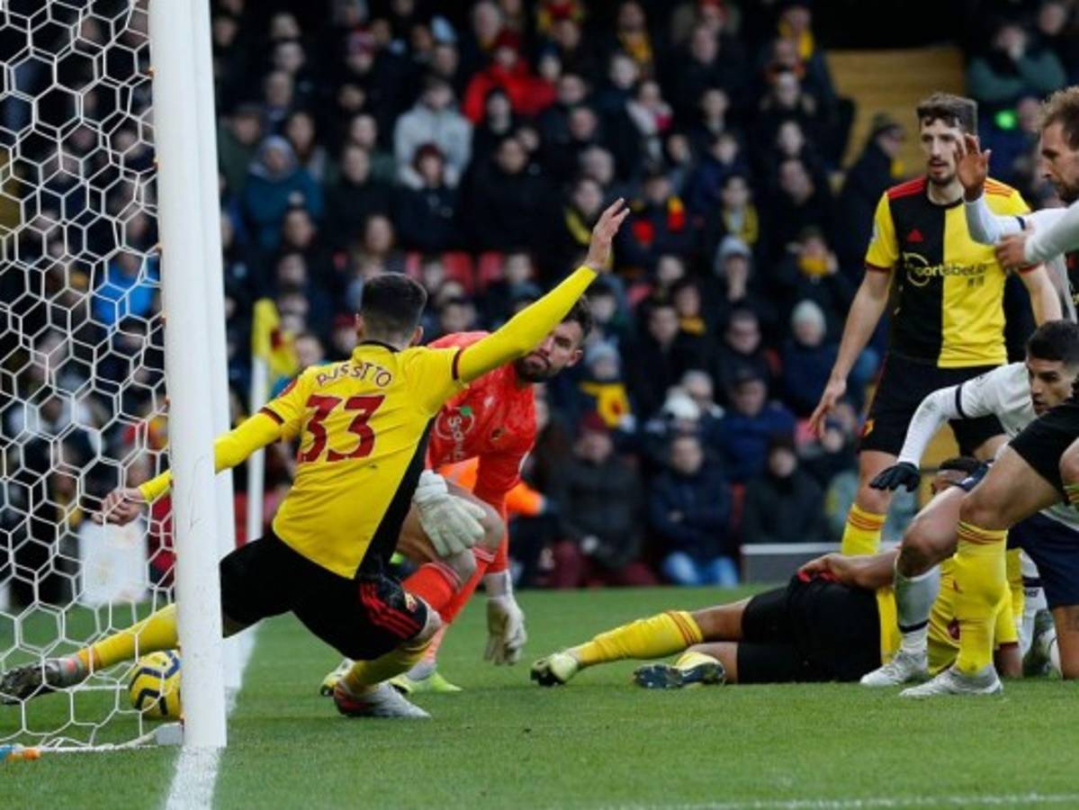 Gazzaniga ataja un penal y salva un punto para el Tottenham