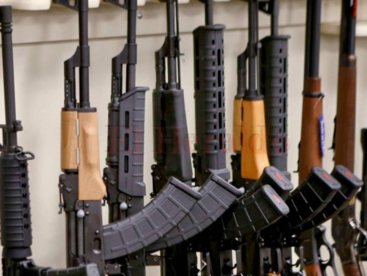 Senado de Florida aprueba restricción a la venta de armas