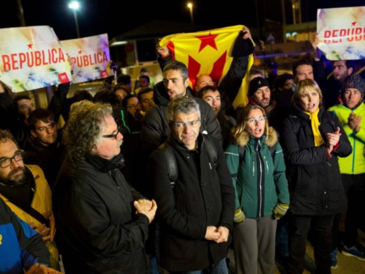 Catalanes se manifiestan en la sede de la Unión Europea