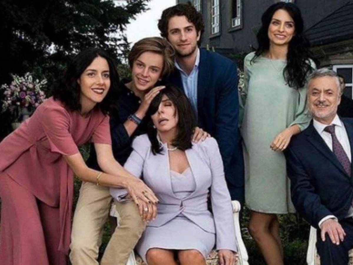 Verónica Castro no participaría en segunda temporada de la serie 'La Casa de las Flores'