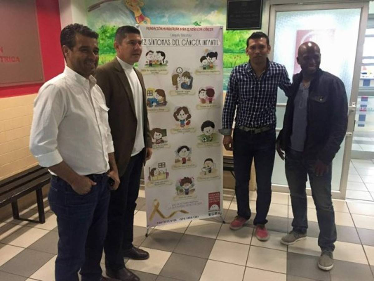 Olimpia y Motagua entregan donativo a niños con cáncer