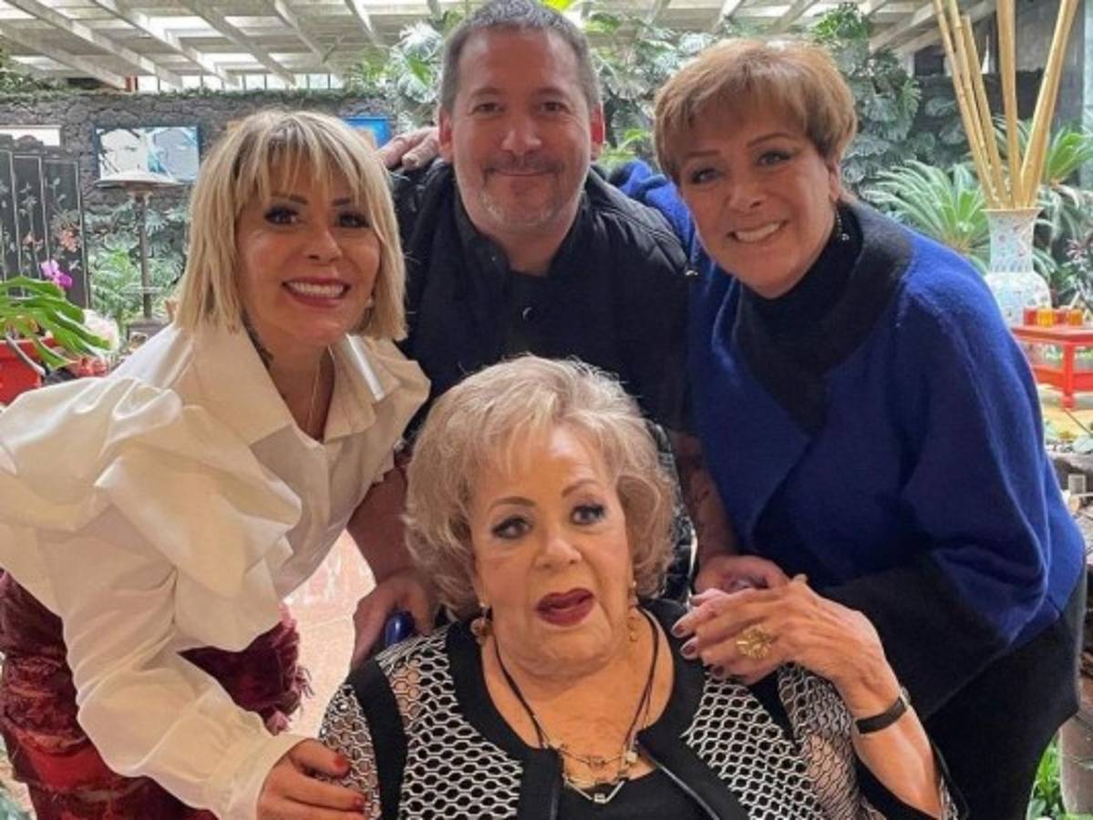 Mhoni Vidente predice tragedia este 2022 para la familia Guzmán-Pinal