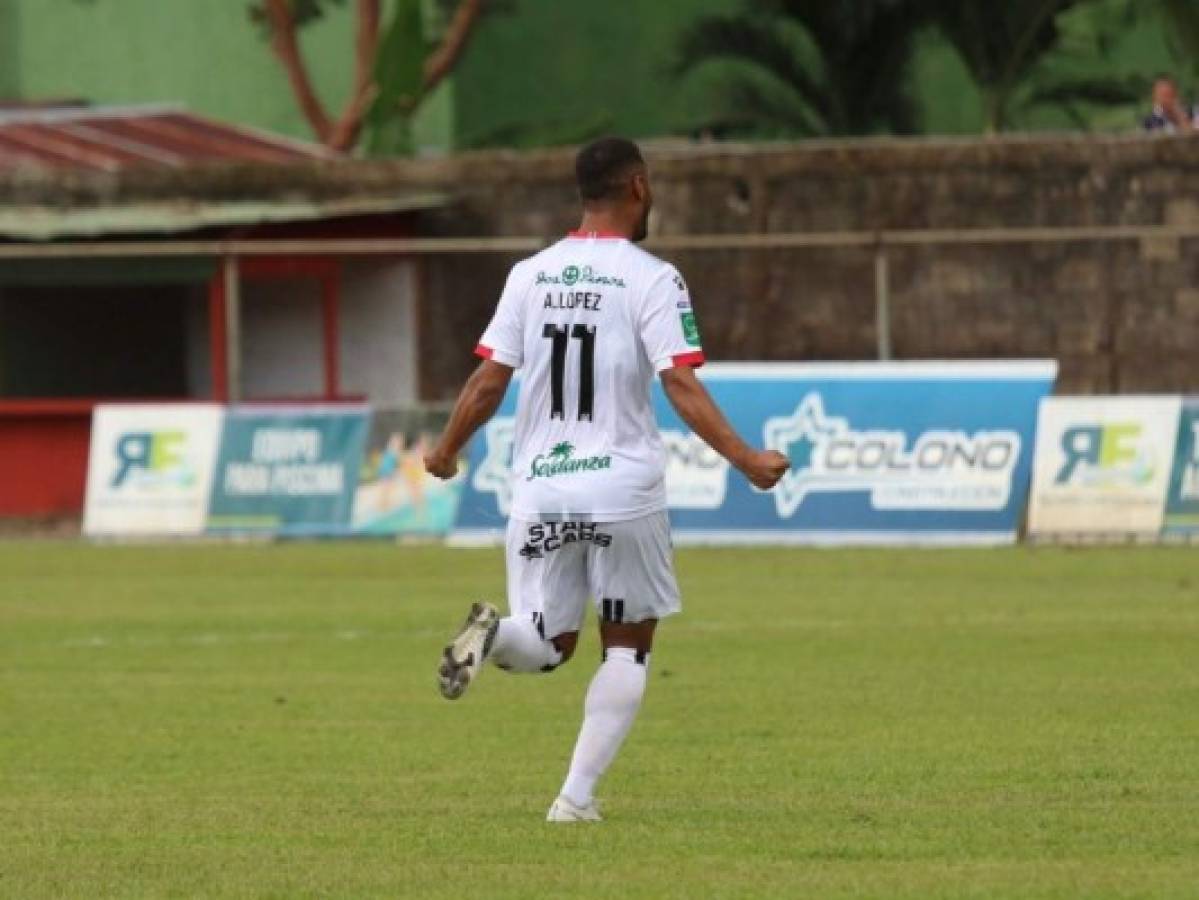 Alex López marca golazo de tiro libre con el Alajuelense ante el Guanacasteca