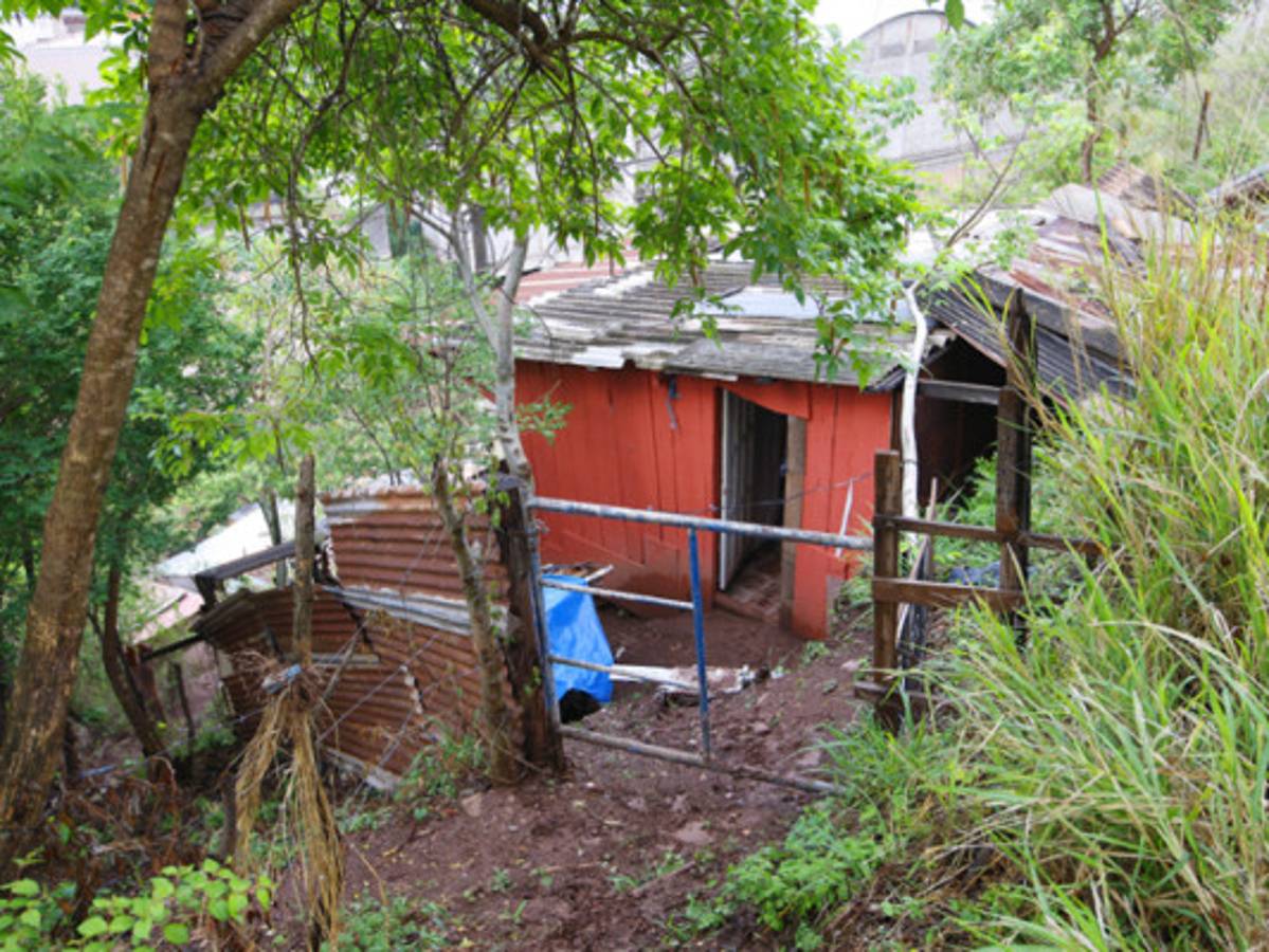 Alerta por deslizamiento en La Fraternidad tras 30 minutos de lluvia