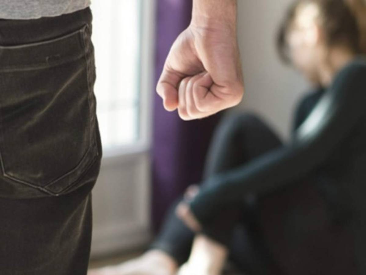 Hombre le cercena una mano a su esposa tras fuerte discusión en Olancho