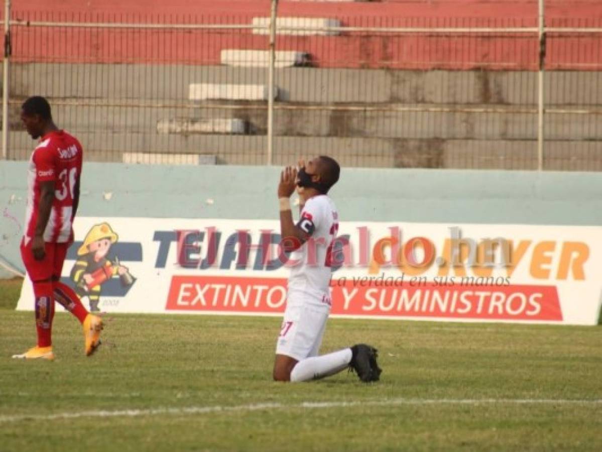 Jerry Bengtson marcó el primer tanto del encuentro para el Olimpia. Foto: Edgar Witty | EL HERALDO