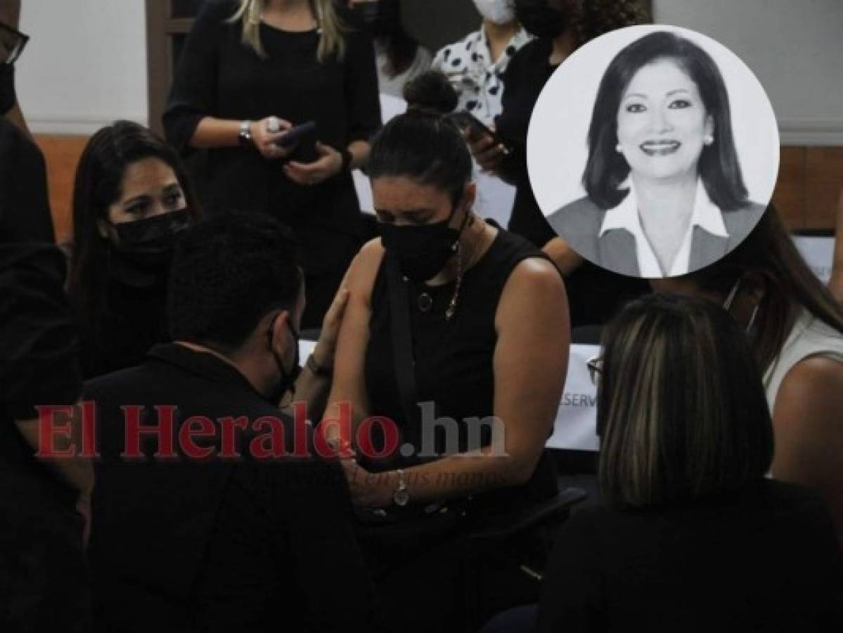 Tristeza y consternación: 10 imágenes de la sentida despedida de Carolina Echeverría
