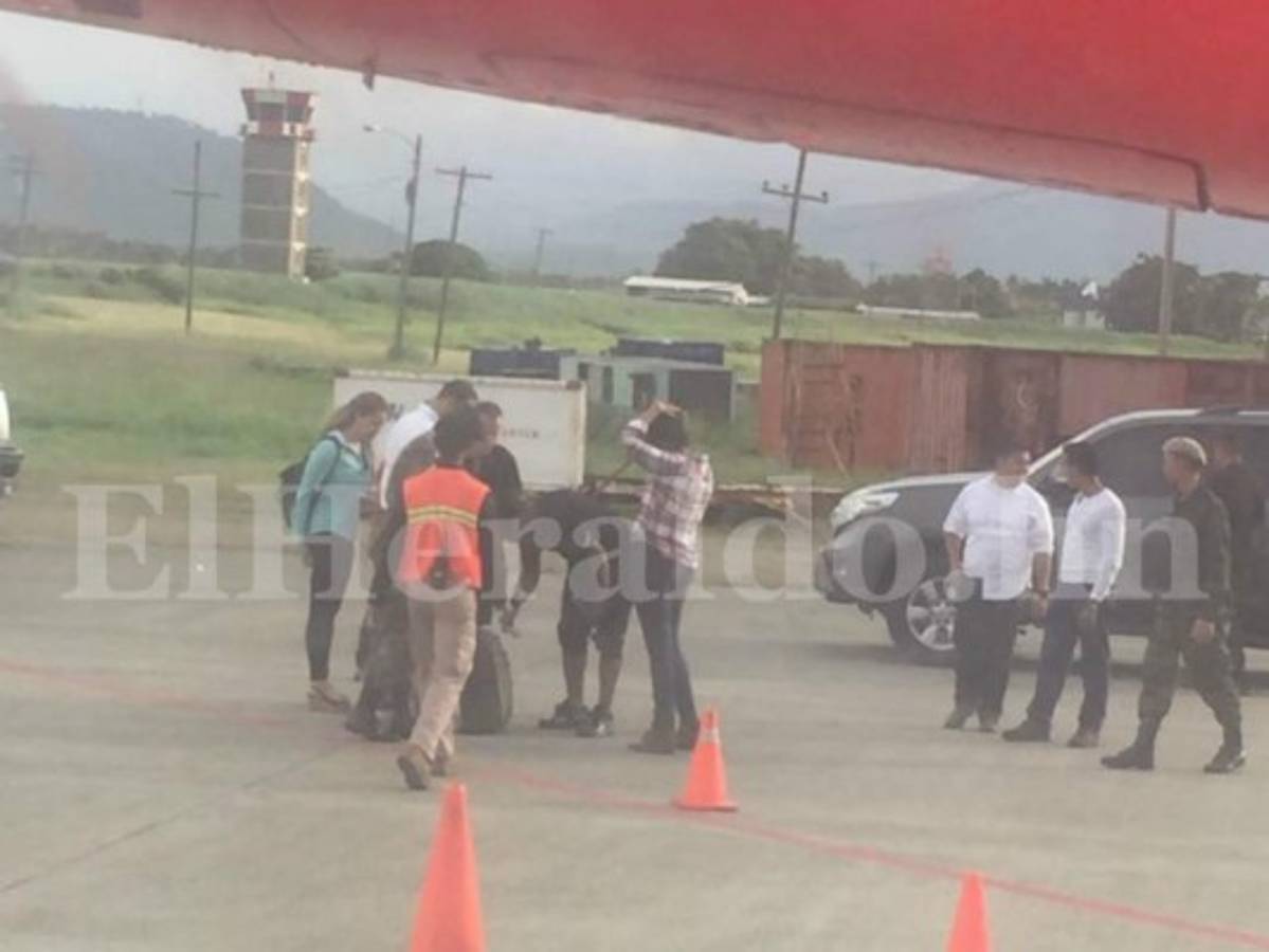 Ronaldinho ya está en Honduras; mira las fotos de su llegada
