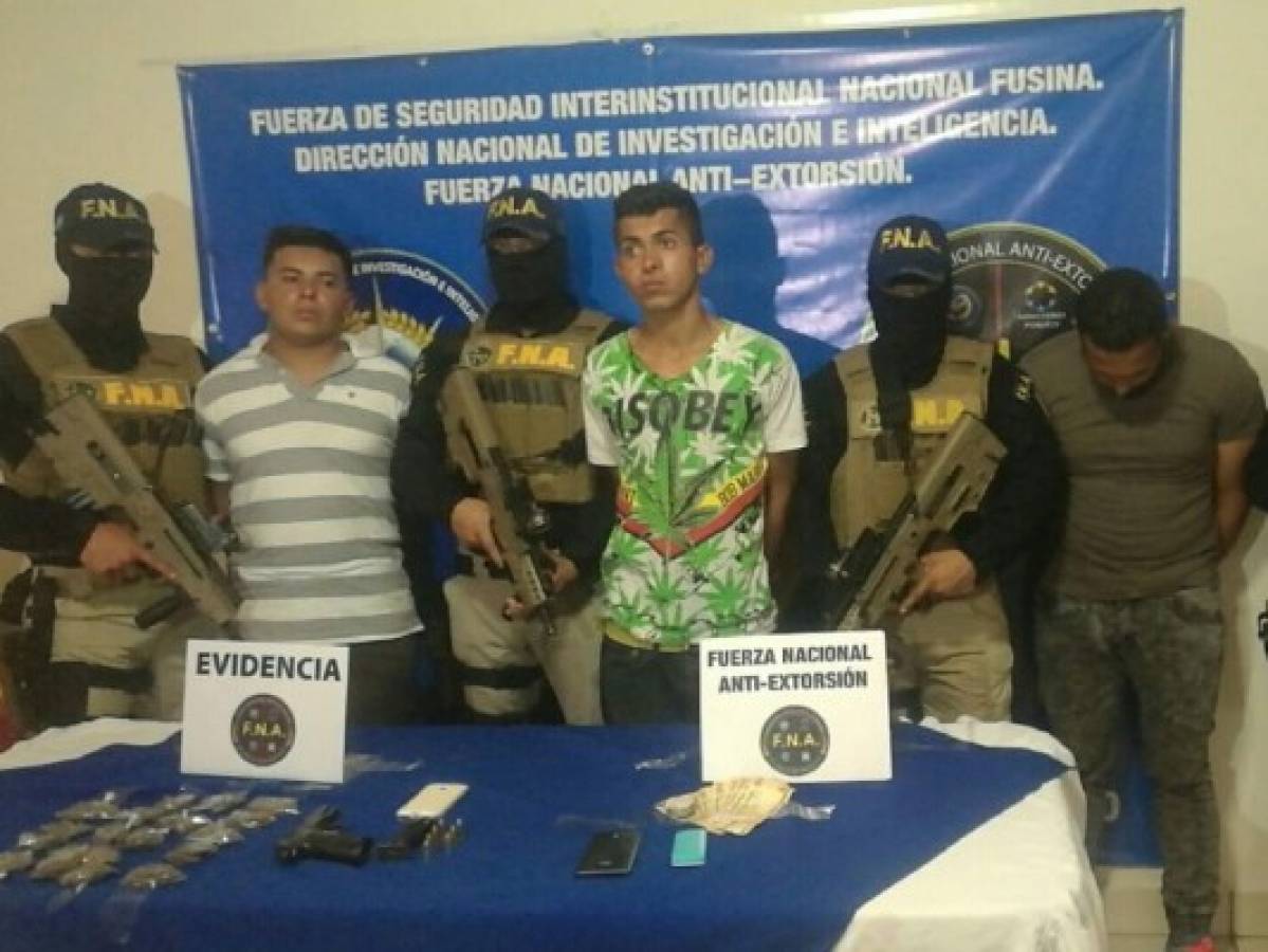 Detienen a tres presuntos pandilleros dedicados a la extorsión en la capital