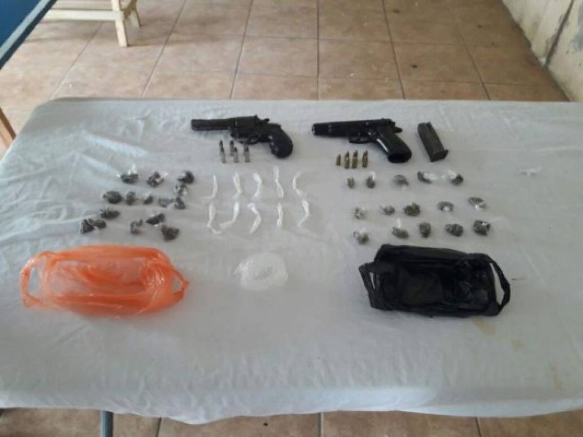 Droga y armas les fueron decomisados a los integrantes de la banda 'Los Nenes'.