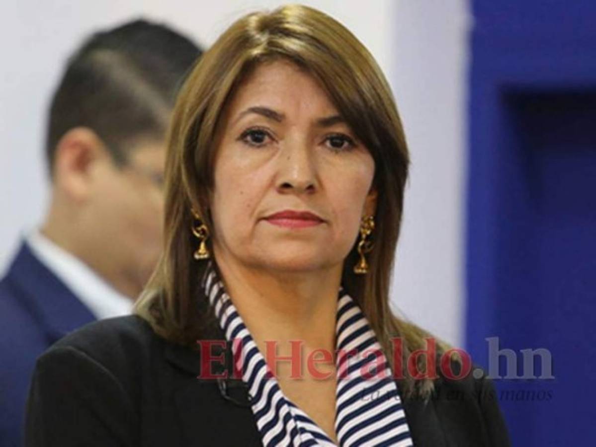 Incertidumbre en presunta separación de la ministra de Salud  