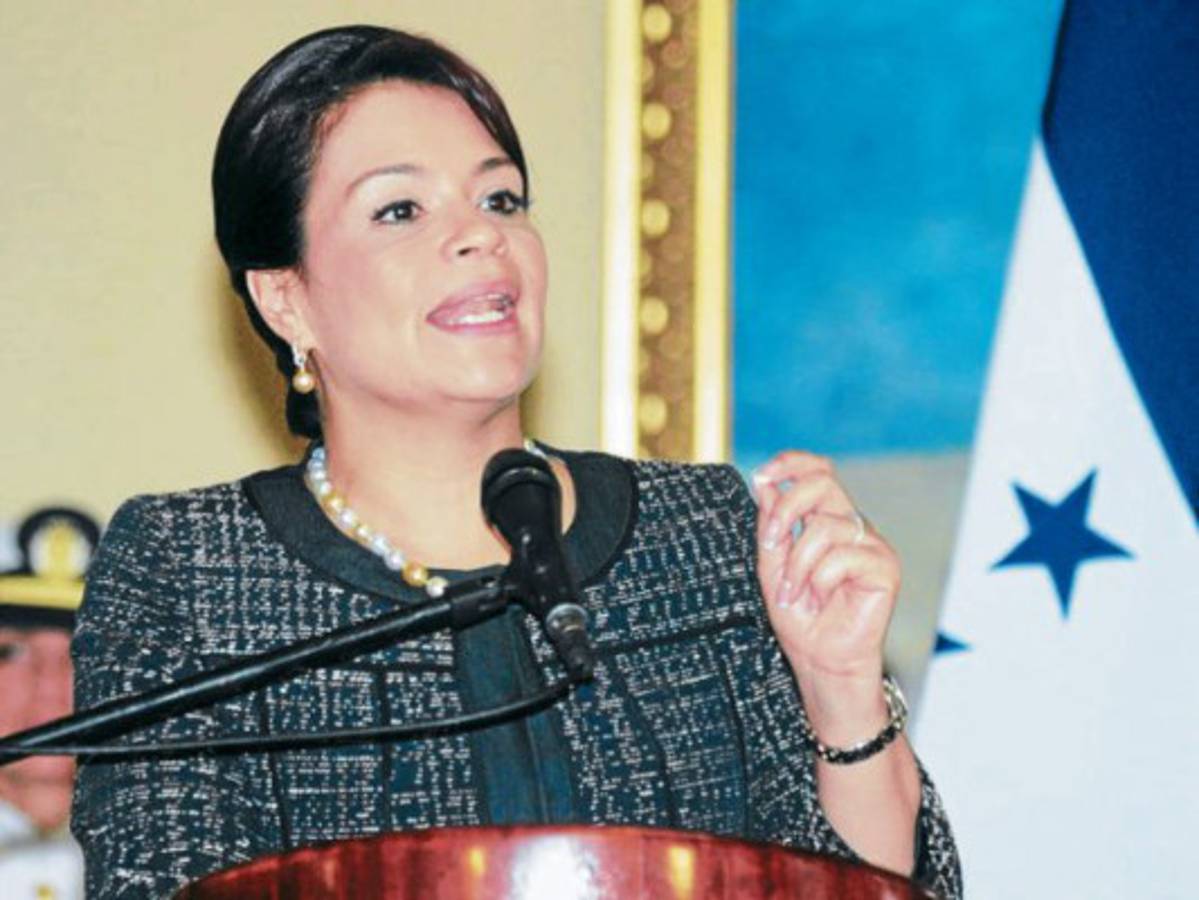 Vicepresidenta de Guatemala reintegra dinero malgastado