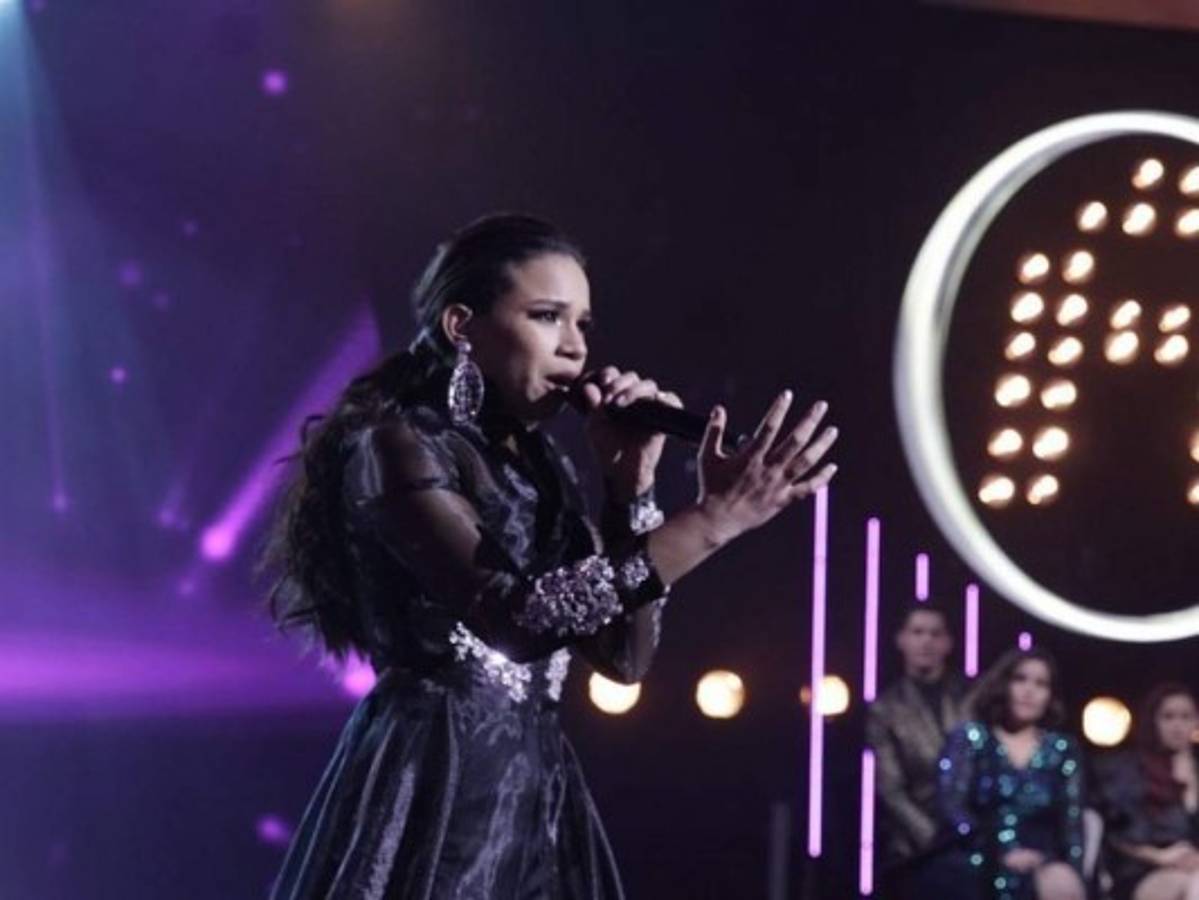 Masivo apoyo en redes sociales a Angie Flores en La Academia