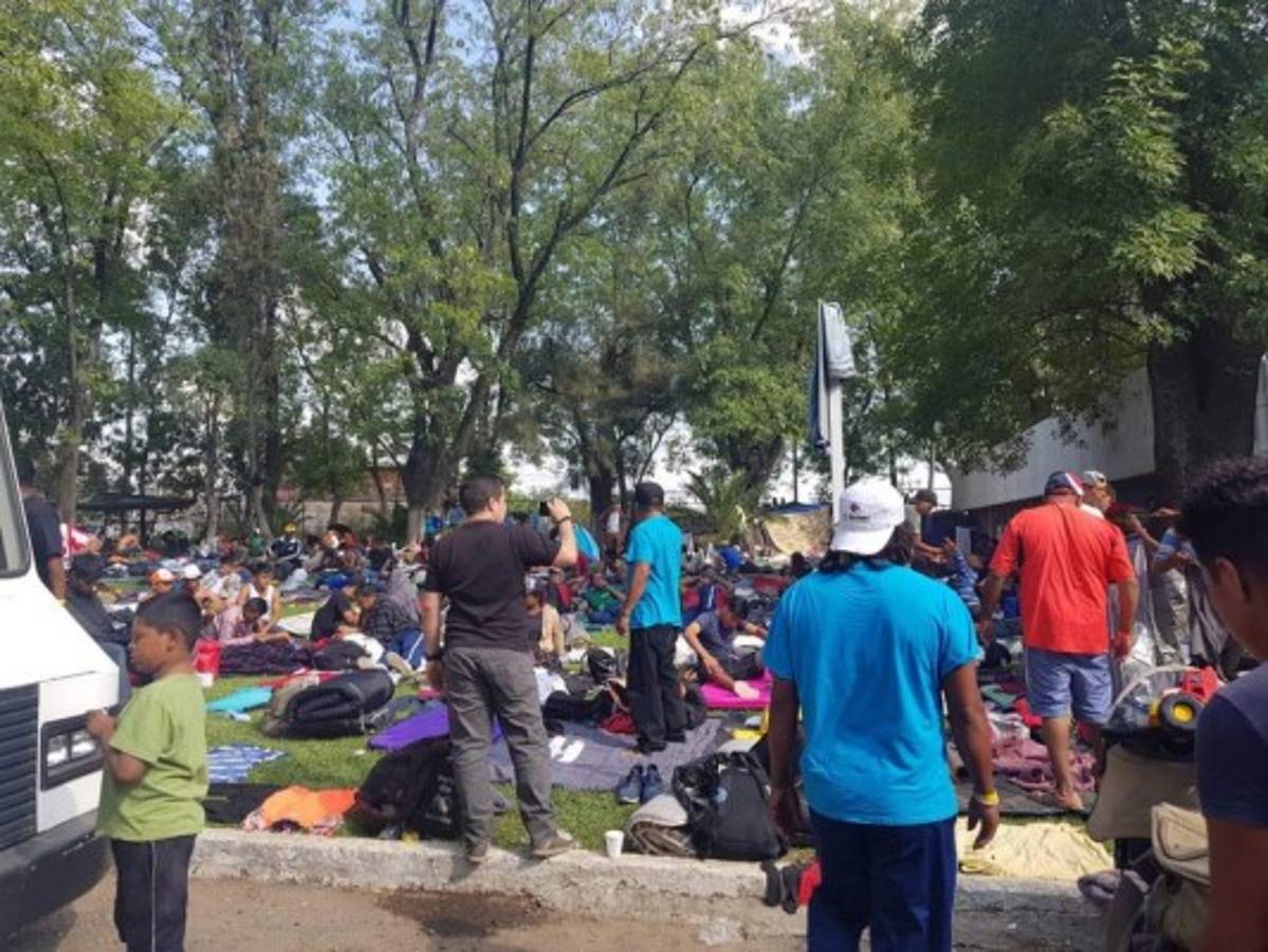 Caravana de migrantes en México es acompañada por equipo de Derechos Humanos de Honduras