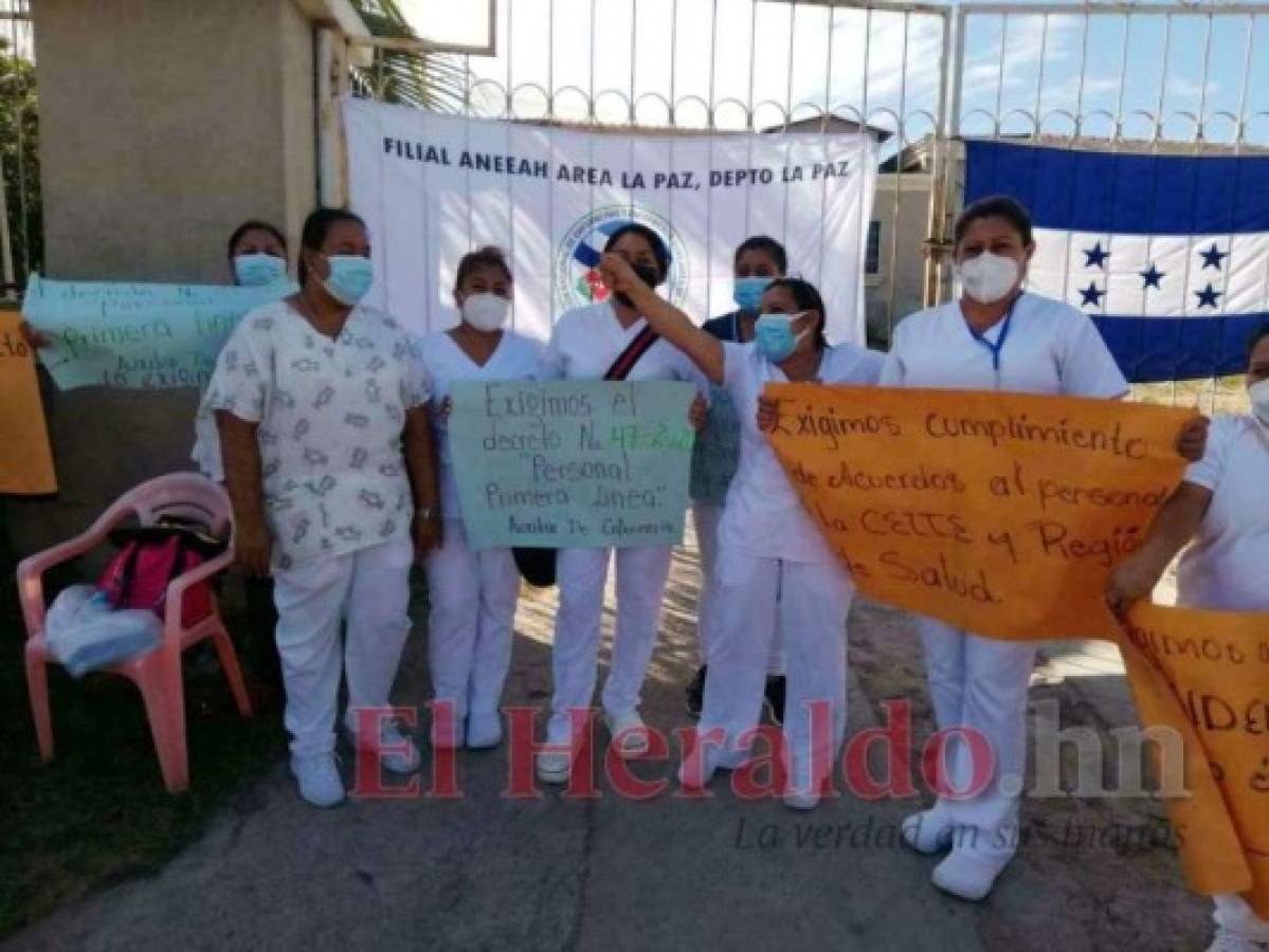 Gobierno despide de hospitales a más de 1,200 enfermeras auxiliares